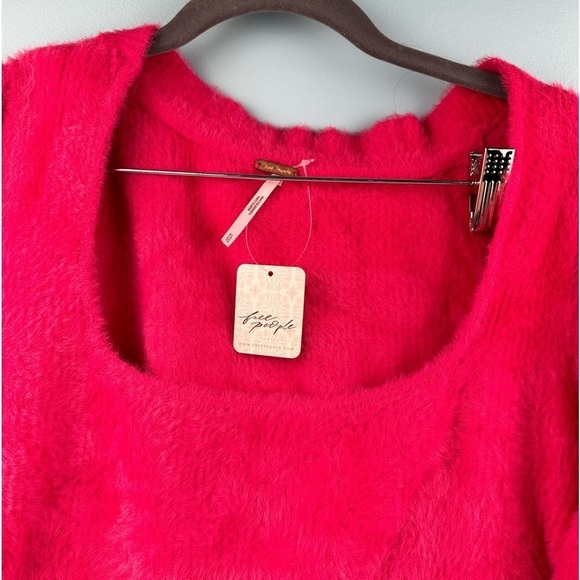 NWT Free People Raspberry Pop fuzzy sweater, size XL - Picture 4 of 16